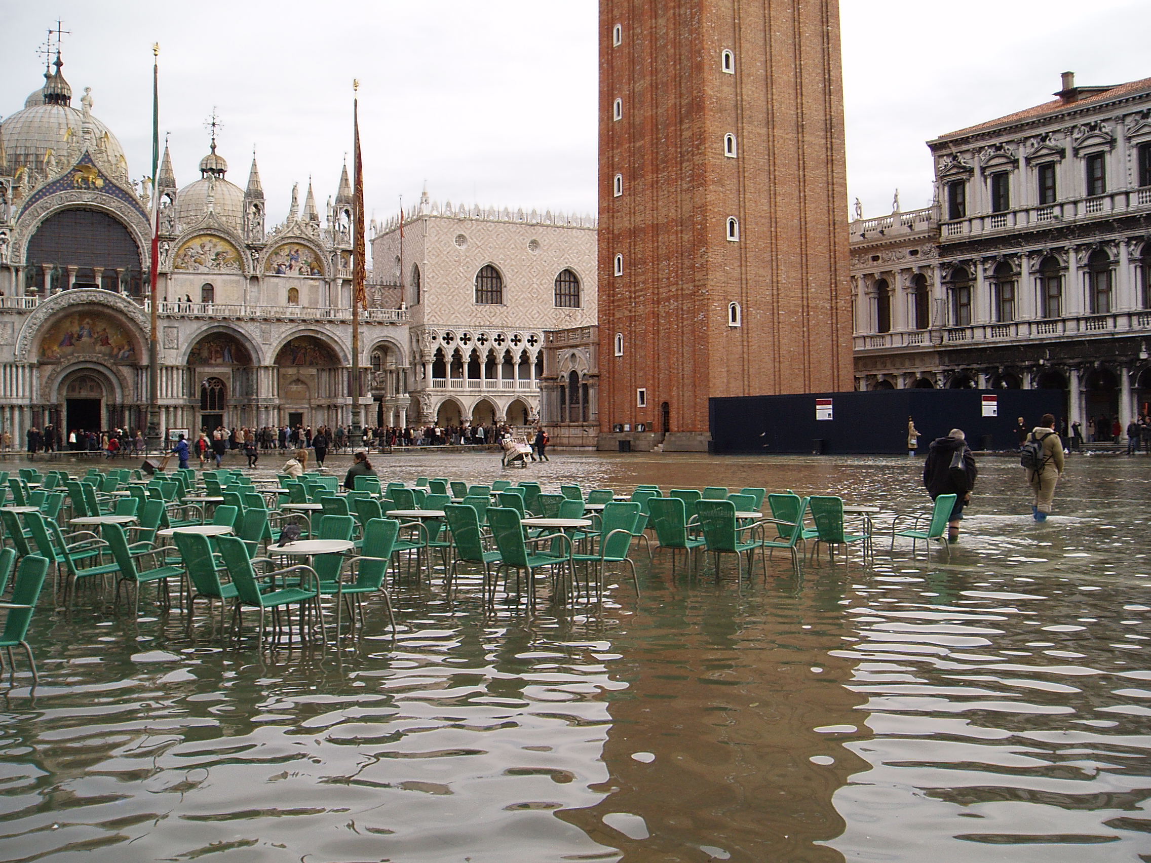 Acqua alta in Piazza San Marco-original