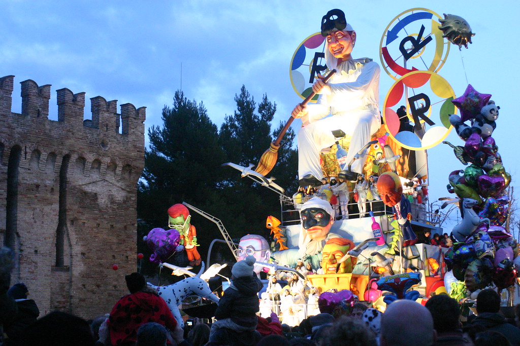 Uso, riuso... riciclo al giro della luminaria