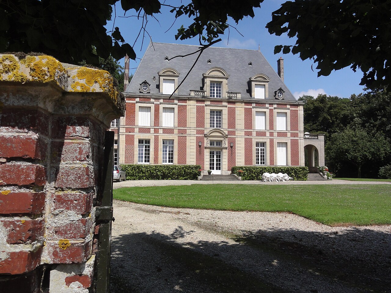 Foreste (Aisne) château à Auroir.JPG