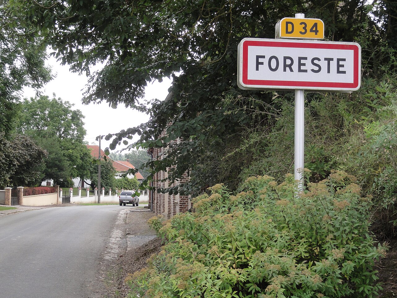 Foreste (Aisne) city limit sign.JPG