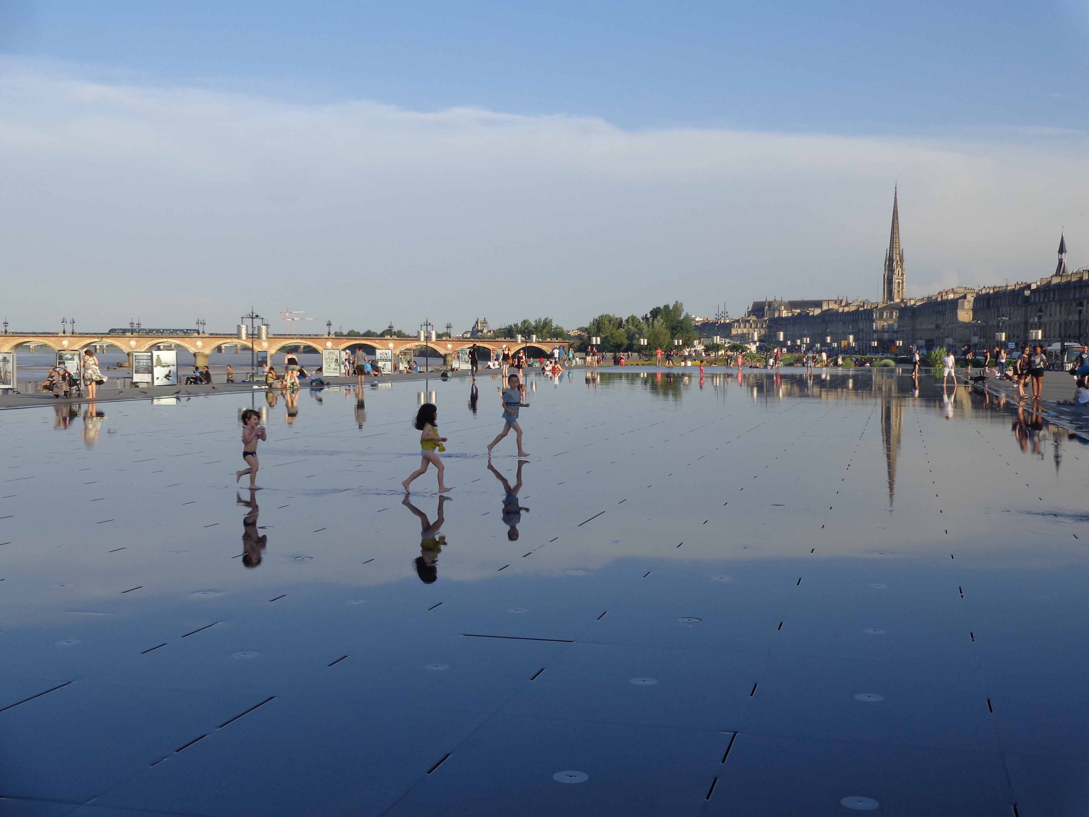 Piazza della Borsa Bordeaux 04