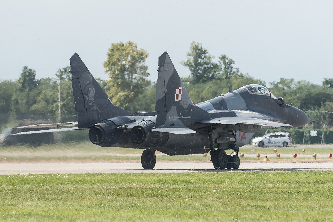 Poland - Air Force Mikoyan-Gurevich MiG-29A (9-12A) 114 (cn 2960535114-4502) Mjr Pil. Eugeniusz Horbaczewski 1917-1944 engines' check (21469833773).jpg