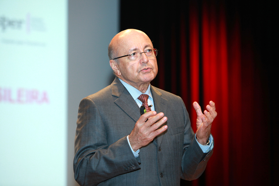 Maílson da Nobrega fala sobre as perspectivas para economia brasielira