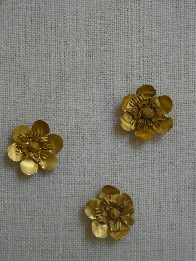 Gold jewelry from a tomb at Madytos on the European side of the Hellespont Greek 330-300 BCE