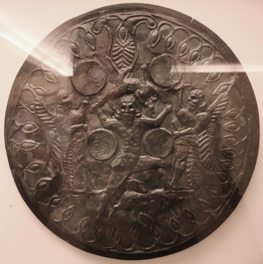 Ζευς [Sus]. Archaic Indo-Greek God Zeus i.e. Zevs at Heraklion Museum Crete. First known depiction. Første kjente avbildning av Zevs fra 8 - 7 århundre BCE.