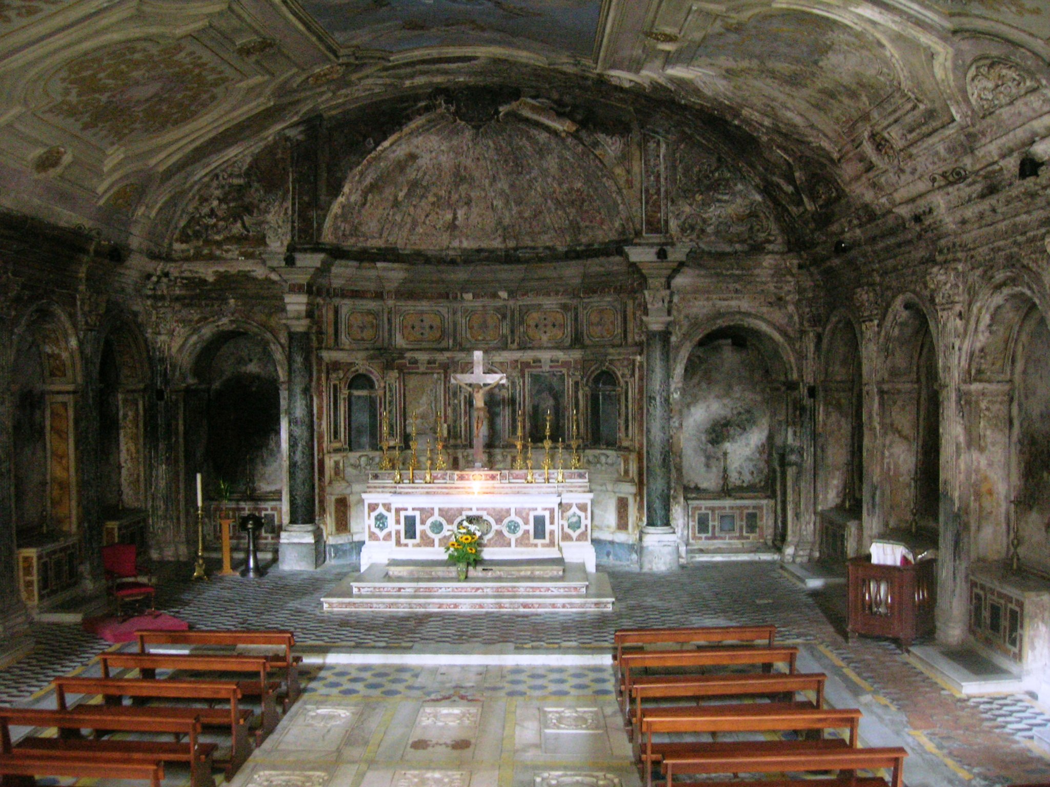 Basilica di Santa Maria della Sanità 8