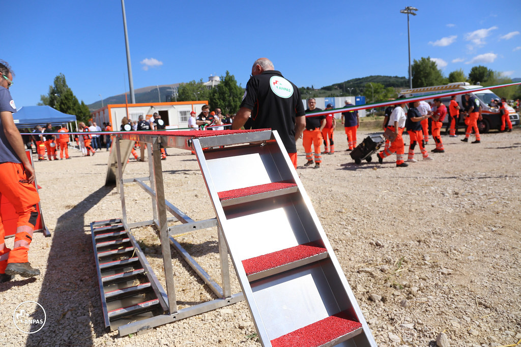 🎉Un campo di addestramento di protezione civile, un posto di assistenza sociosanitaria, una nuova cucina mobile. A Foligno abbiamo inaugurato tre strutture di Protezione Civile: formazione, prevenzione e operatività in caso di emergenza #Anpas.