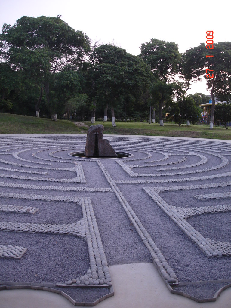 Lima - Campo de Marte (Monumento 'El Ojo que Llora')