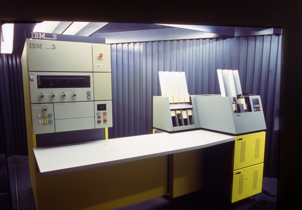 File:Unità centrale di IBM sistema 3 - Museo scienza tecnologia Milano D0828-D0830 foto.jpg
